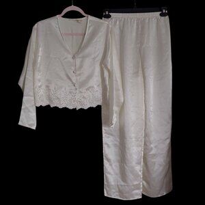Jacalyn Bennett VTG Embroidered Silky Pajama Set Delicate Feminine Floral